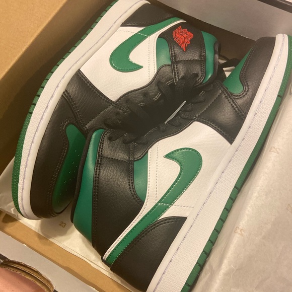 SOLD 🚨 - Picture 3 of 3